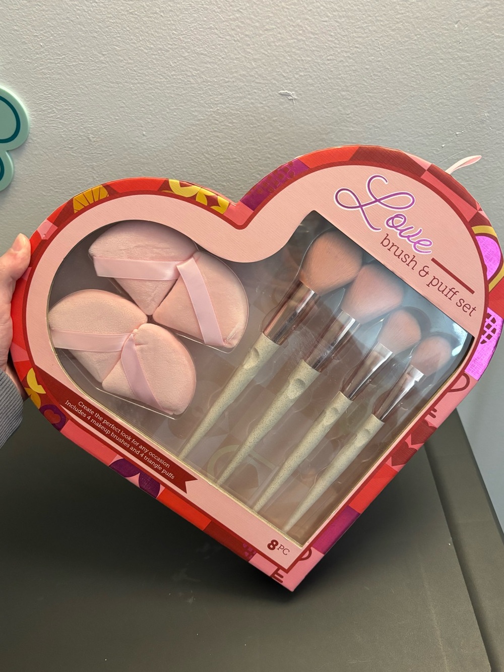 Love Brush & Puff Set- 8 Piece Makeup Brush Set NWT